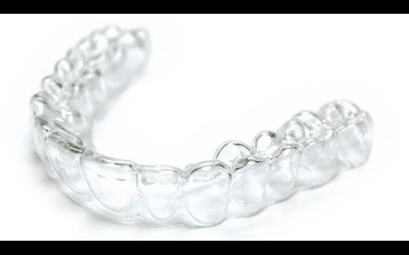 ¿Cómo se limpian los alineadores de Invisalign?
